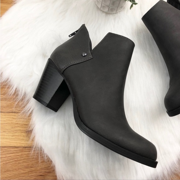 🆕 Vera Wang Berlin Dark Gray Zip Up Ankle Boots with Block Heel, Size 6 - Picture 4 of 12